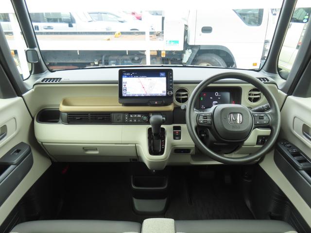 Ｎ－ＢＯＸ ベースグレード　当社デモカーアップ　純正インターナビ【ＬＸＵ－２４２ＮＢｉ】　フルセグ　ＣＤ　ＤＶＤ　Ｂｌｕｅｔｏｏｔｈオーディオ　ＵＳＢ　ＥＴＣ　バックカメラ　シートヒーター　衝突軽減システム　スマートキ－　禁煙（9枚目）
