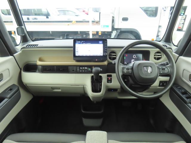 Ｎ－ＢＯＸ ベースグレード　当社デモカーアップ　純正インターナビ【ＬＸＵ－２４２ＮＢｉ】　フルセグ　ＣＤ　ＤＶＤ　Ｂｌｕｅｔｏｏｔｈオーディオ　ＵＳＢ　ＥＴＣ　バックカメラ　シートヒーター　衝突軽減システム　スマートキ－　禁煙（9枚目）