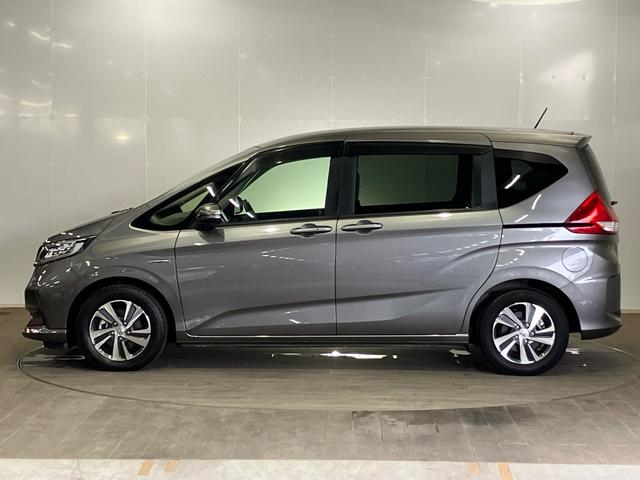 フリードハイブリッド ハイブリッド・Ｇホンダセンシング　ＥＴＣ　ナビ　前後ドライブレコーダー　シートヒーター　ＣＤ　ＤＶＤ　フルセグＴＶ　ＵＳＢ　Ｂｌｕｅｔｏｏｔｈ　軽減ブレーキ　キーフリーシステム　１オ－ナ－　記録簿　サイドカーテンエアバック　ＥＣＯＮ（7枚目）