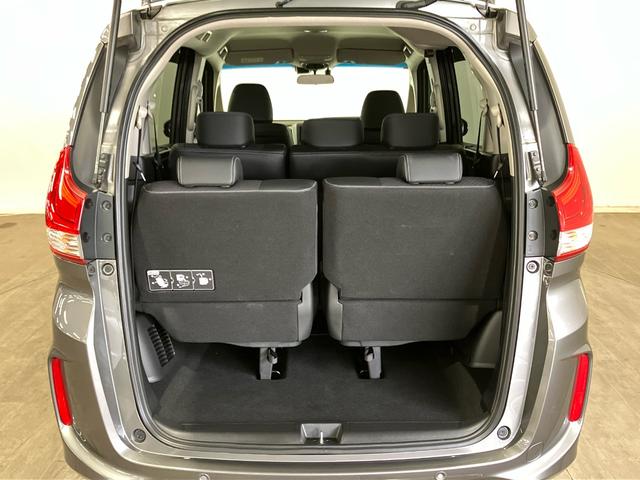 フリードハイブリッド ハイブリッド・Ｇホンダセンシング　ＥＴＣ　ナビ　前後ドライブレコーダー　シートヒーター　ＣＤ　ＤＶＤ　フルセグＴＶ　ＵＳＢ　Ｂｌｕｅｔｏｏｔｈ　軽減ブレーキ　キーフリーシステム　１オ－ナ－　記録簿　サイドカーテンエアバック　ＥＣＯＮ（12枚目）