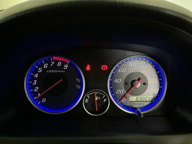 視認性の良い、メーター周りになります。