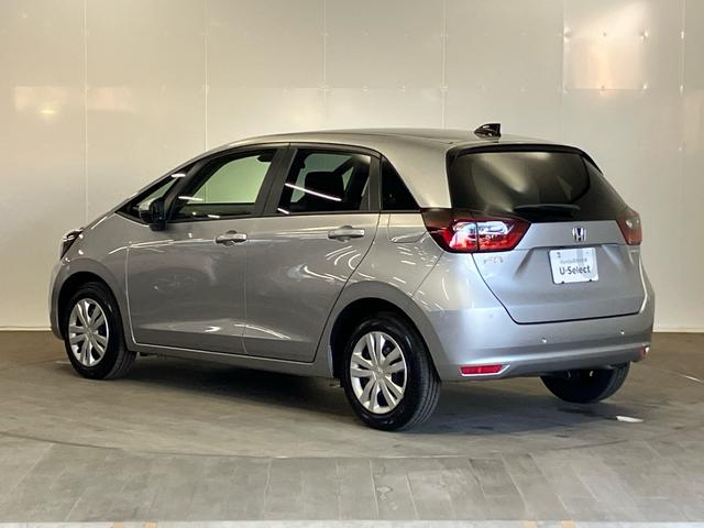 フィット e:HEVベーシック 当社デモカーアップ 純正ディスプレイオーディオ アップルカープレイ アンドロイドオート Bluetoothオーディオ USB ETC2.0 バックカメラ カーテンエアバッグ CMBS Rカメ 禁煙車(4枚目)