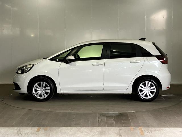 フィット ベーシック 当社社用車 純正インターナビ(VXU-245FTi) フルセグTV CD DVD USB ミュージックラック ブルートゥースオーディオ ETC2.0 バックカメラ バックモニター コーナーセンサー(5枚目)