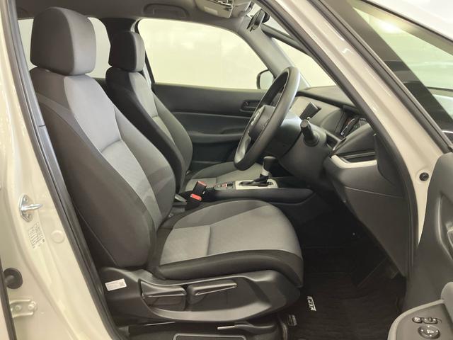 フィット ベーシック 当社社用車 純正インターナビ(VXU-245FTi) フルセグTV CD DVD USB ミュージックラック ブルートゥースオーディオ ETC2.0 バックカメラ バックモニター コーナーセンサー(9枚目)