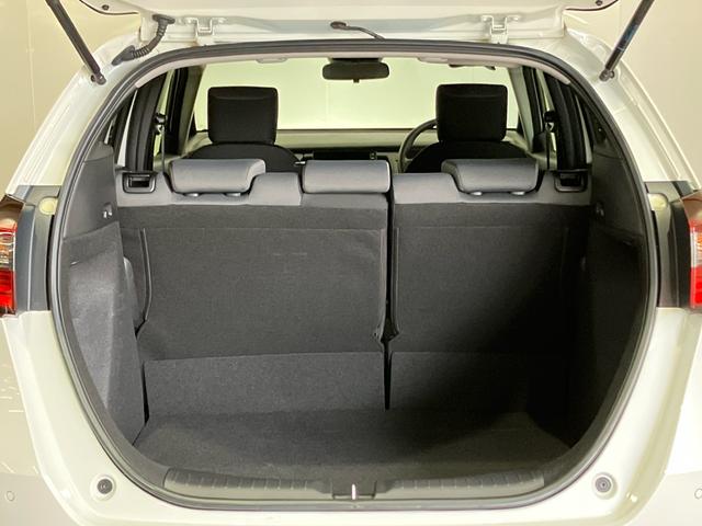 フィット ベーシック 当社社用車 純正インターナビ(VXU-245FTi) フルセグTV CD DVD USB ミュージックラック ブルートゥースオーディオ ETC2.0 バックカメラ バックモニター コーナーセンサー(11枚目)