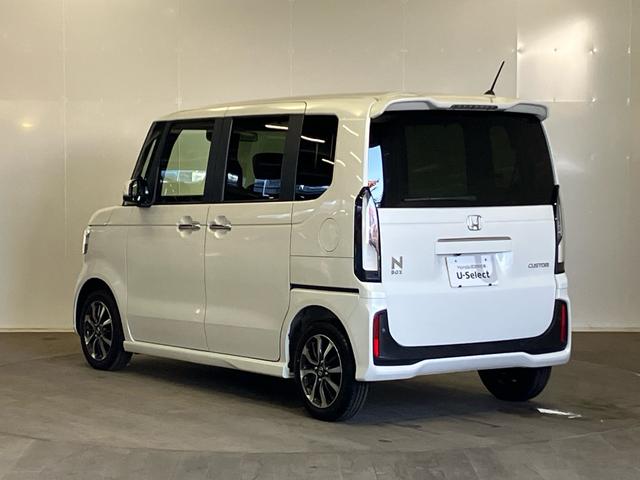 Ｎ－ＢＯＸカスタム ベースグレード　当社社用車　純正インターナビ【ＬＸＵ－２４２ＮＢｉ】　フルセグ　ＣＤ　ＤＶＤ　ＵＳＢ　Ｂｌｕｅｔｏｏｔｈオーディオ　ＥＴＣ　シートヒーター　コーナーセンサー　バックカメラ　ＣＭＢＳ　禁煙　スマートキ（4枚目）