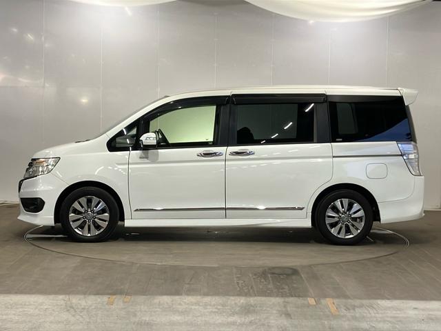 ステップワゴンスパーダ Ｚクールスピリットインターナビ　セレクション　ＨＤＤナビ　ワンセグＴＶ　ＵＳＢ　ＣＤ　ＤＶＤ　ＥＴＣ　両側電動スライドドア　クルーズコントロール　リモコンエンジンスターター　パドルシフト　フロントフォグランプ　スマートキ　オートクルーズ　記録簿（5枚目）