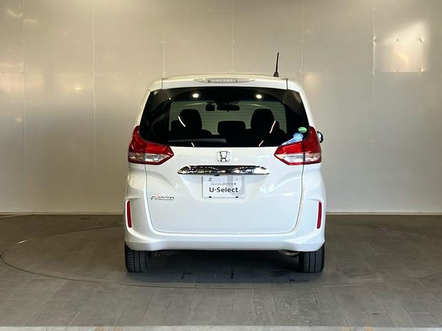 フリード Ｇ・ホンダセンシング　純正メモリーナビ【ＶＸＭ－１７４ＶＦｉ】　フルセグ　ＣＤ　ＤＶＤ　Ｂｌｕｅｔｏｏｔｈオーディオ　ドアバイザー　ＥＴＣ　オートリトラミラー　バックカメラ　ハロゲンヘッドライト　Ｆセグ　ｉストップ　ＶＳＡ（5枚目）