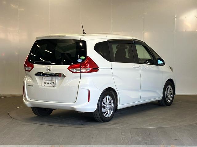 フリード Ｇ・ホンダセンシング　純正メモリーナビ【ＶＸＭ－１７４ＶＦｉ】　フルセグ　ＣＤ　ＤＶＤ　Ｂｌｕｅｔｏｏｔｈオーディオ　ドアバイザー　ＥＴＣ　オートリトラミラー　バックカメラ　ハロゲンヘッドライト　Ｆセグ　ｉストップ　ＶＳＡ（6枚目）