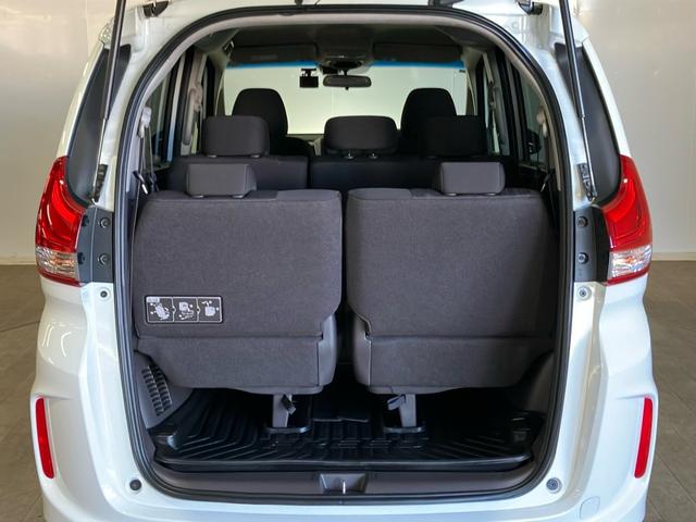 フリード Ｇ・ホンダセンシング　純正メモリーナビ【ＶＸＭ－１７４ＶＦｉ】　フルセグ　ＣＤ　ＤＶＤ　Ｂｌｕｅｔｏｏｔｈオーディオ　ドアバイザー　ＥＴＣ　オートリトラミラー　バックカメラ　ハロゲンヘッドライト　Ｆセグ　ｉストップ　ＶＳＡ（12枚目）