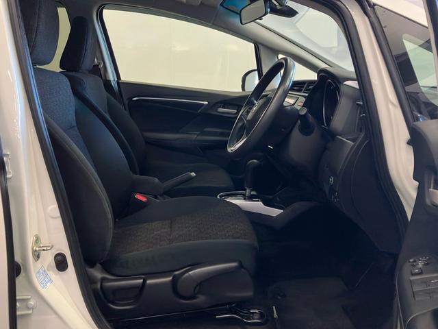 フィット 13G・Fパッケージコンフォートエディション 純正メモリーナビ【VXM-174VFi】 フルセグ CD DVD Bluetoothオーディオ バックカメラ ETC CTBA ドアバイザー オートリトラミラー シートヒーター リヤビューカメラ(9枚目)