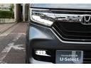 暗くなると自動点灯するヘッドライトを装備しています。