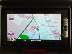 高精細画面で操作がしやすいホンダ純正ナビを装着しています。 2