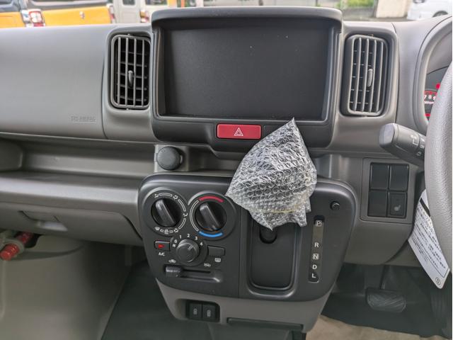 エブリイ ＰＣ　届出済未使用車　禁煙車　衝突被害軽減ブレーキ　デュアルレーダーブレーキサポート　助手席エアバック　フロントパワーウィンドウ　キーレス付き　ソナー　セキュリティ　運転席エアバック　パワステ　ＡＢＳ（25枚目）