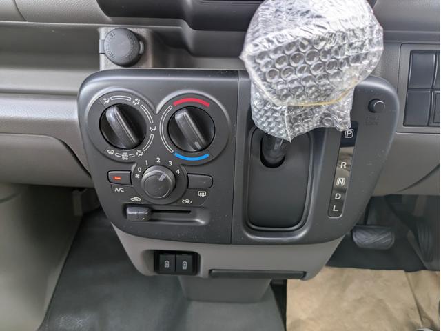 エブリイ ＰＣ　届出済未使用車　禁煙車　衝突被害軽減ブレーキ　デュアルレーダーブレーキサポート　助手席エアバック　フロントパワーウィンドウ　キーレス付き　ソナー　セキュリティ　運転席エアバック　パワステ　ＡＢＳ（26枚目）