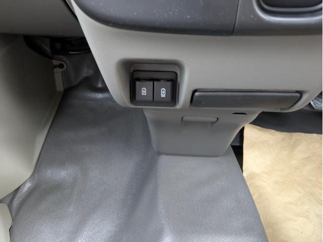 エブリイ ＰＣ　届出済未使用車　禁煙車　衝突被害軽減ブレーキ　デュアルレーダーブレーキサポート　助手席エアバック　フロントパワーウィンドウ　キーレス付き　ソナー　セキュリティ　運転席エアバック　パワステ　ＡＢＳ（28枚目）