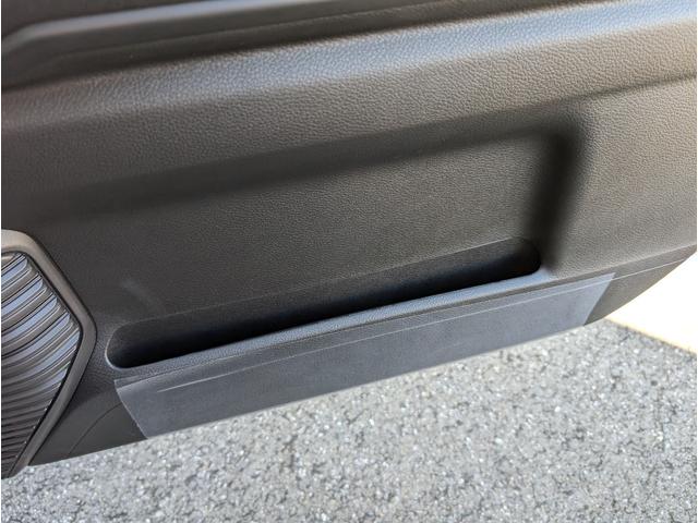 ハスラー ハイブリッドG ヒーター iストップ 車線逸脱アラート コーナーセンサ フルフラット イモビ ダブルエアバッグ アクティブクルーズコントロール スマートキー・プッシュスタート 横滑り防止システム 全席パワーウインドウ(35枚目)