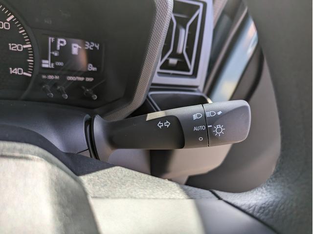 タフト Ｘ　助手席エアバック　運転席エアバック　ブレーキサポート　エコアイドル　レーンキープ　ソナー　横滑り防止　スカイルーフ　サイドエアバッグ　ＡＢＳ付き　フルオートエアコン　ＬＥＤヘットライト　パワステ（26枚目）