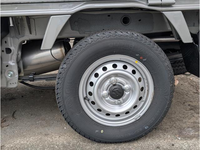 キャリイトラック ＫＣ　キーレスキー　助手席エアバック　禁煙　切替４ＷＤ　パワーウインドー　エアバック　パワステ　ＡＢＳ付　ＡＣ　横滑り防止　メンテナンスノート（17枚目）