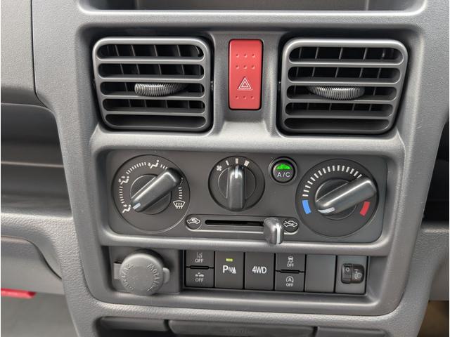 キャリイトラック ＫＣ　キーレスキー　助手席エアバック　禁煙　切替４ＷＤ　パワーウインドー　エアバック　パワステ　ＡＢＳ付　ＡＣ　横滑り防止　メンテナンスノート（22枚目）