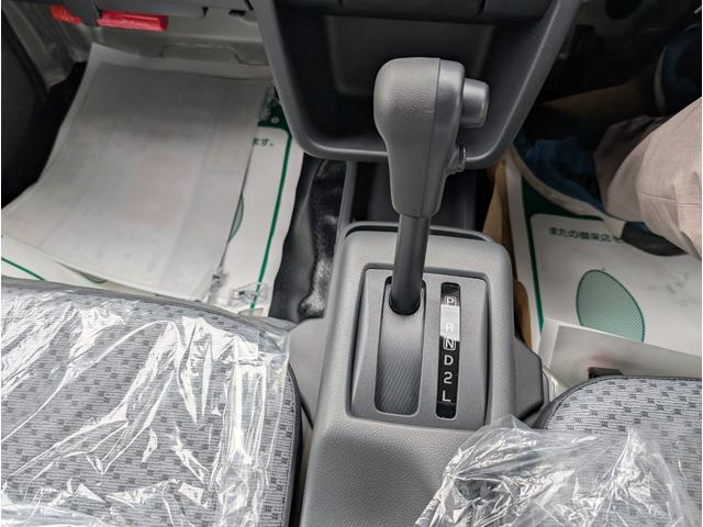 キャリイトラック ＫＣ　キーレスキー　助手席エアバック　禁煙　切替４ＷＤ　パワーウインドー　エアバック　パワステ　ＡＢＳ付　ＡＣ　横滑り防止　メンテナンスノート（24枚目）