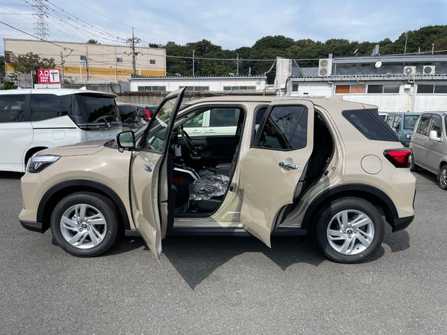 ライズ Ｇ　登録済未仕様車　衝突回避支援ブレーキ機能　車線逸脱警報装置　オートマチックハイビーム　パーキングセンサー　Ａライト　衝突安全ボディ　ＬＥＤヘッド　盗難防止　キーレスエントリー　スマートキー　パワステ（7枚目）