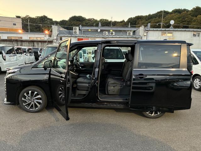 ヴォクシー S-Z 登録済未使用車 快適利便パッケージHigh ディスプレイオーディオPlus 10.5インチ フルセグTV CD/DVDデッキ ETC2.0 バックモニター 両側パワースライドドアパワーバックドア 禁煙(8枚目)