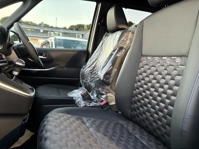 ヴォクシー S-Z 登録済未使用車 快適利便パッケージHigh ディスプレイオーディオPlus 10.5インチ フルセグTV CD/DVDデッキ ETC2.0 バックモニター 両側パワースライドドアパワーバックドア 禁煙(9枚目)