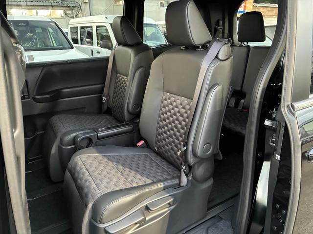 ヴォクシー S-Z 登録済未使用車 快適利便パッケージHigh ディスプレイオーディオPlus 10.5インチ フルセグTV CD/DVDデッキ ETC2.0 バックモニター 両側パワースライドドアパワーバックドア 禁煙(10枚目)