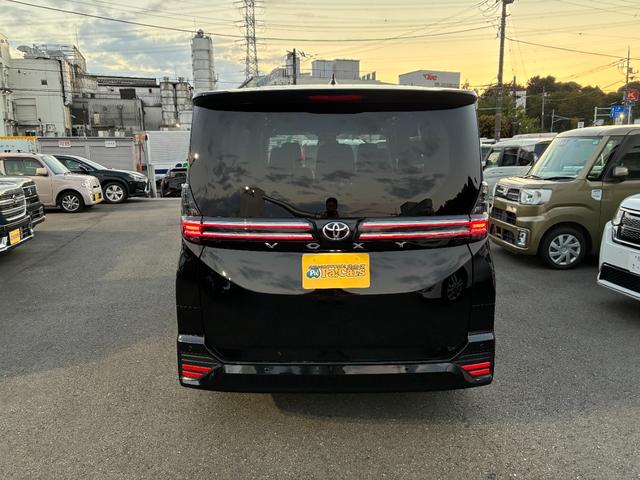 ヴォクシー S-Z 登録済未使用車 快適利便パッケージHigh ディスプレイオーディオPlus 10.5インチ フルセグTV CD/DVDデッキ ETC2.0 バックモニター 両側パワースライドドアパワーバックドア 禁煙(11枚目)