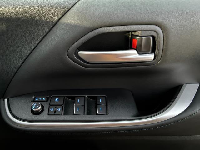 ヴォクシー S-Z 登録済未使用車 快適利便パッケージHigh ディスプレイオーディオPlus 10.5インチ フルセグTV CD/DVDデッキ ETC2.0 バックモニター 両側パワースライドドアパワーバックドア 禁煙(33枚目)