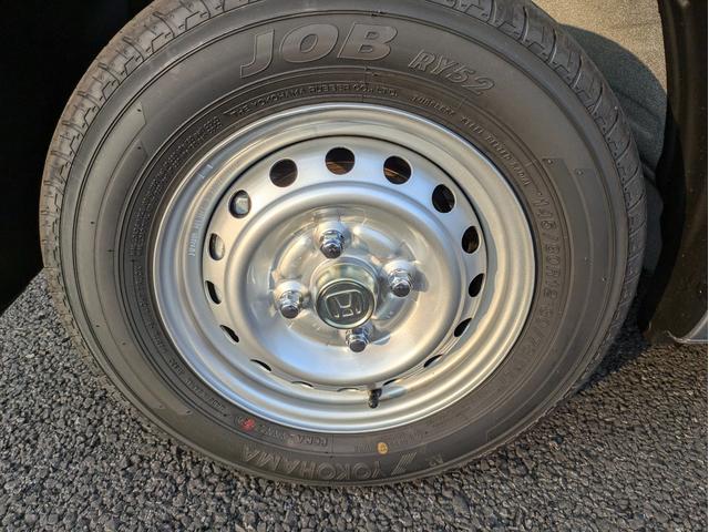 ☆パッカーズ補償☆　新車登録から最大５年、もしくは１０万キロまで、当社の方で保証させて頂きます。中古車の場合は３ヶ月、３０００キロでございます。