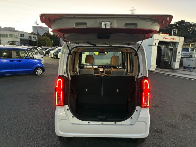 ☆パッカーズ補償☆　新車登録から最大５年、もしくは１０万キロまで、当社の方で保証させて頂きます。中古車の場合は３ヶ月、３０００キロでございます。