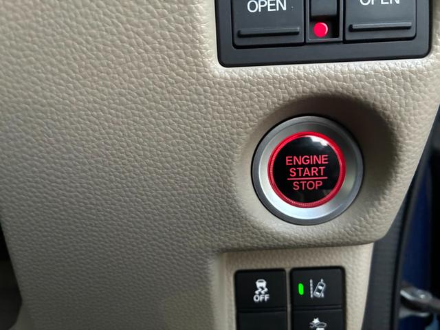 N-BOX G・Lターボホンダセンシング 純正ナビ バックカメラ ETC ドライブレコーダー 両側パワースライドドア クルーズコントロール パドルシフト 禁煙車 記録簿付き サイドカーテンエアバック スマートキー 自動(被害軽減)ブレーキ(18枚目)