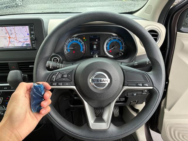 デイズ Ｘ　純正ナビＴＶフルセグ　アラウンドビューモニター　ＥＴＣ　エマージェンシーブレーキ　純正１４インチアルミホイール　新車整備保証書　禁煙車　スマートキー　コーナーソナー　フルオートエアコン　衝突安全ボディ（16枚目）