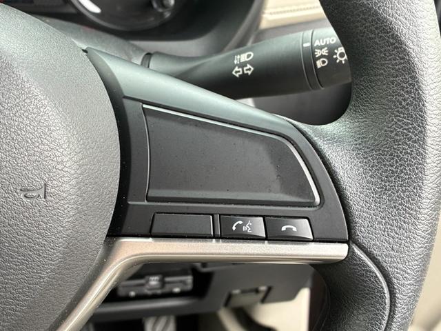 デイズ Ｘ　純正ナビＴＶフルセグ　アラウンドビューモニター　ＥＴＣ　エマージェンシーブレーキ　純正１４インチアルミホイール　新車整備保証書　禁煙車　スマートキー　コーナーソナー　フルオートエアコン　衝突安全ボディ（20枚目）