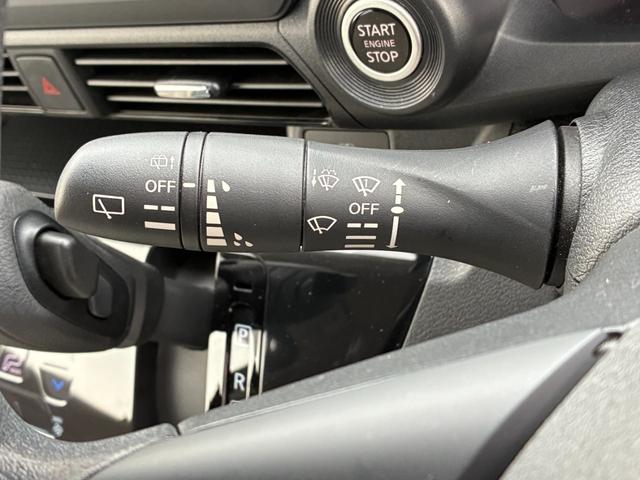 デイズ Ｘ　純正ナビＴＶフルセグ　アラウンドビューモニター　ＥＴＣ　エマージェンシーブレーキ　純正１４インチアルミホイール　新車整備保証書　禁煙車　スマートキー　コーナーソナー　フルオートエアコン　衝突安全ボディ（21枚目）