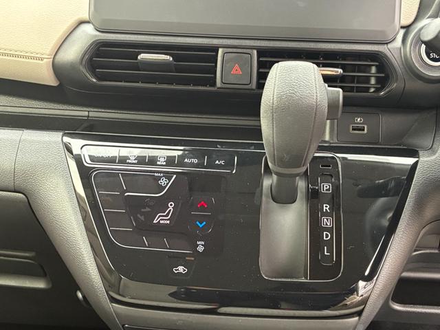 デイズ Ｘ　純正ナビＴＶフルセグ　アラウンドビューモニター　ＥＴＣ　エマージェンシーブレーキ　純正１４インチアルミホイール　新車整備保証書　禁煙車　スマートキー　コーナーソナー　フルオートエアコン　衝突安全ボディ（25枚目）