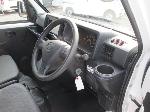 タイミングチェーンですからタイミングベルトの交換は不要です！距離乗られる方にはより安心いただけるお車です！