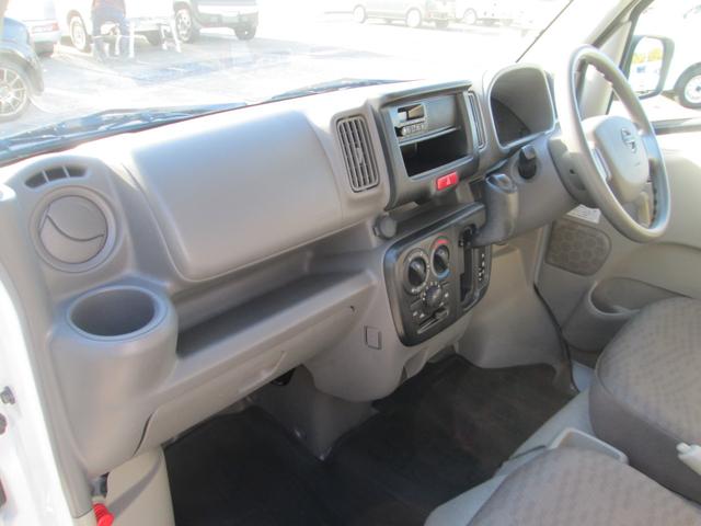 ＮＶ１００クリッパーバン ＤＸ　ハイルーフ　オートギヤシフト２ｎｄ発進（13枚目）