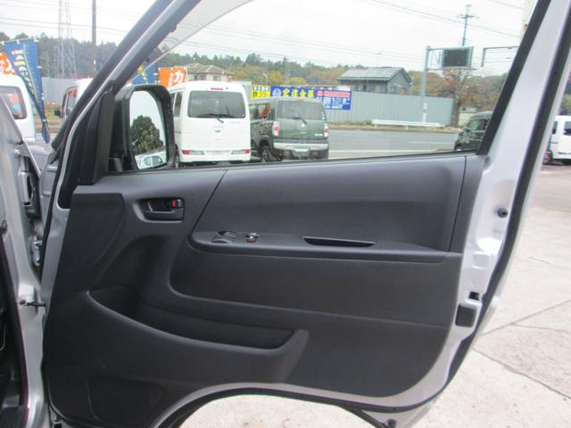 ハイエースバン ロングジャストローDXGLパック プリクラッシュセーフティー パノラミックビューモニター ナビ TV ETC キーレス(9枚目)
