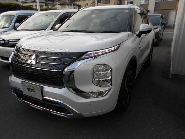 アウトランダーPHEV P プラグインハイブリッドEVシステム・ヘッドアップディスプレイ・レザーシート・ブラインドスポットモニター・パワーバックドア・パノラマサンルーフ・マイパイロット・クルーズコントロール・FSBカメラ(3枚目)