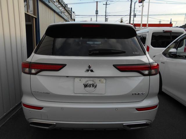 アウトランダーPHEV P プラグインハイブリッドEVシステム・ヘッドアップディスプレイ・レザーシート・ブラインドスポットモニター・パワーバックドア・パノラマサンルーフ・マイパイロット・クルーズコントロール・FSBカメラ(4枚目)