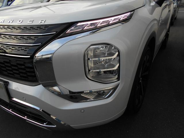 アウトランダーPHEV P プラグインハイブリッドEVシステム・ヘッドアップディスプレイ・レザーシート・ブラインドスポットモニター・パワーバックドア・パノラマサンルーフ・マイパイロット・クルーズコントロール・FSBカメラ(10枚目)