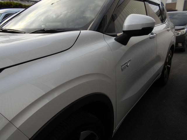 アウトランダーPHEV P プラグインハイブリッドEVシステム・ヘッドアップディスプレイ・レザーシート・ブラインドスポットモニター・パワーバックドア・パノラマサンルーフ・マイパイロット・クルーズコントロール・FSBカメラ(11枚目)