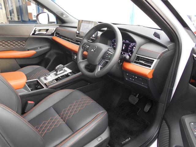 アウトランダーPHEV P プラグインハイブリッドEVシステム・ヘッドアップディスプレイ・レザーシート・ブラインドスポットモニター・パワーバックドア・パノラマサンルーフ・マイパイロット・クルーズコントロール・FSBカメラ(13枚目)