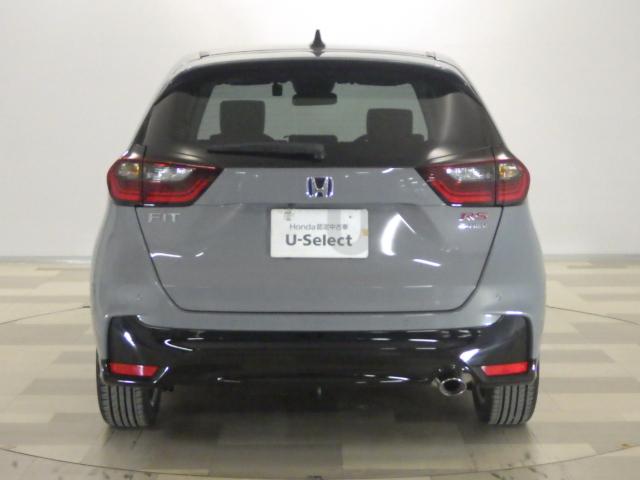 フィット e:HEVRS 弊社元試乗車 禁煙 9INナビ リアカメラ 前4ドライブレコーダー サイドカーテンエアバッグ Bluetoothオーディオ接続 フルセグTV CD DVD ミュージックラック ETC アルミホイール(25枚目)