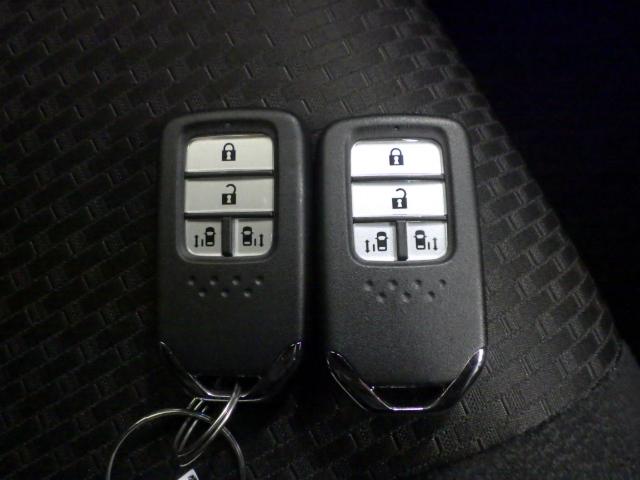 ステップワゴンスパーダ スパーダホンダセンシングサイドリフトアップシート車 禁煙 ワンオーナー サイドリフトUPシート 前ドラレコ ナビ リアカメラ 両側電動スライドドア サイドカーテンエアバッグ Bluetooth接続 フルセグTV CD DVD USB ミュージックラック(12枚目)