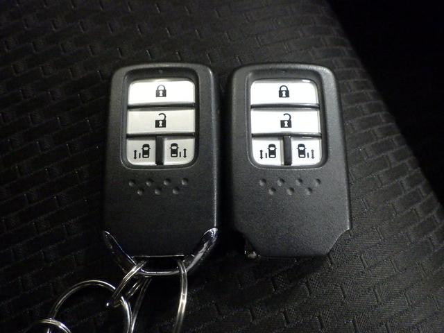 ステップワゴンスパーダ スパーダホンダセンシングサイドリフトアップシート車 サイドリフトアップシート 禁煙ワンオーナー 前後ドラレコ 9インチナビ リアカメラ パーキングセンサー 両側電動スライドドア APPLECARPLAY Bluetooth接続 CD DVD(8枚目)