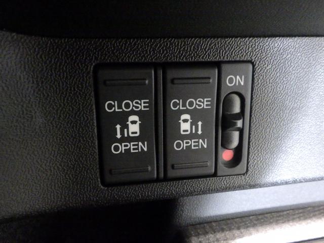 ステップワゴンスパーダ スパーダホンダセンシングサイドリフトアップシート車 サイドリフトアップシート 禁煙ワンオーナー 前後ドラレコ 9インチナビ リアカメラ パーキングセンサー 両側電動スライドドア APPLECARPLAY Bluetooth接続 CD DVD(13枚目)